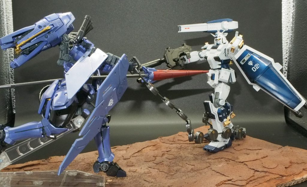 鹵獲機という設定ですのでシールドにはジオンマークを入れました。ネオジオンマークが正しいかとも悩んだんですが、おそらくマーキング変更してる時間は無かったものと考えました。