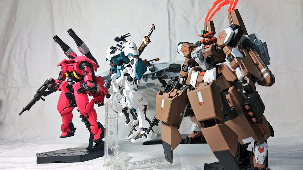 フォースを結成した2人だったが2人だけではこなせるミッションやイベントにも制限ができてしまい悩んでいた、そんなところにとある傭兵RPをしているダイバーがいると聞きつけ、フォースの勧誘へ向かうのだった…まぁそこでなんやかんやありながらフォースに引き入れる事に成功したのであったとさ、みたいなストーリーを想像しながら作りました