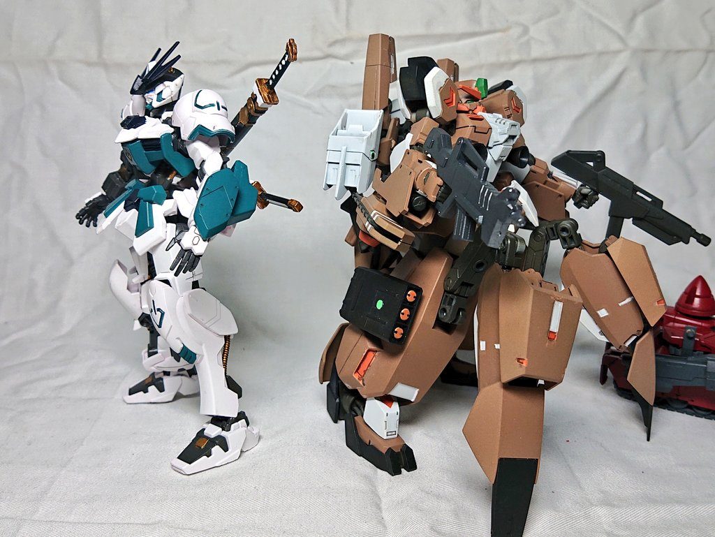 「ヨーム、ガンダムバルバトス白桜!行きます!」「ガンダムセラヴィーリベイク!行くぞ!」と、GBN内で二人組みでミッションをこなして楽しんでる事でしょう、多分アルス戦とかにもノリノリで参加してます