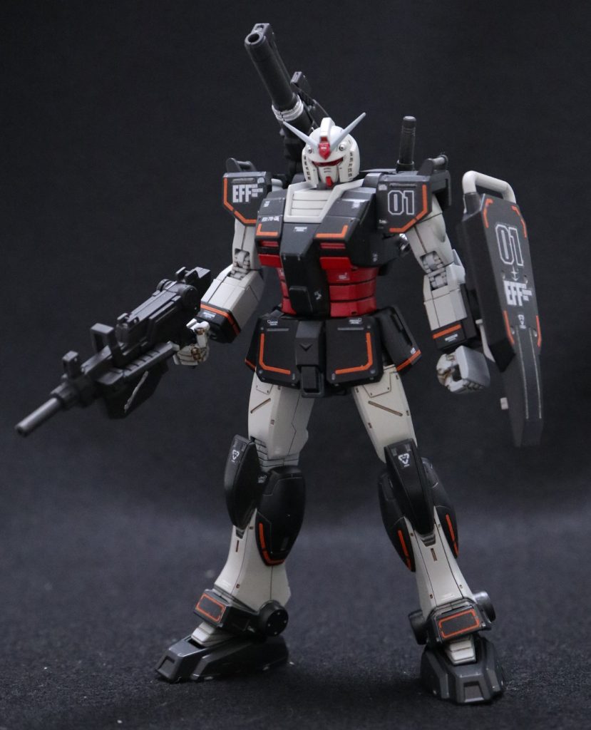 フロントショット、使用カラーは下記の通りです。胸部、袖等：ジャーマングレー腕、脚、ヘッド：セールカラー関節、アンテナ：グレー武器：つや消しブラック