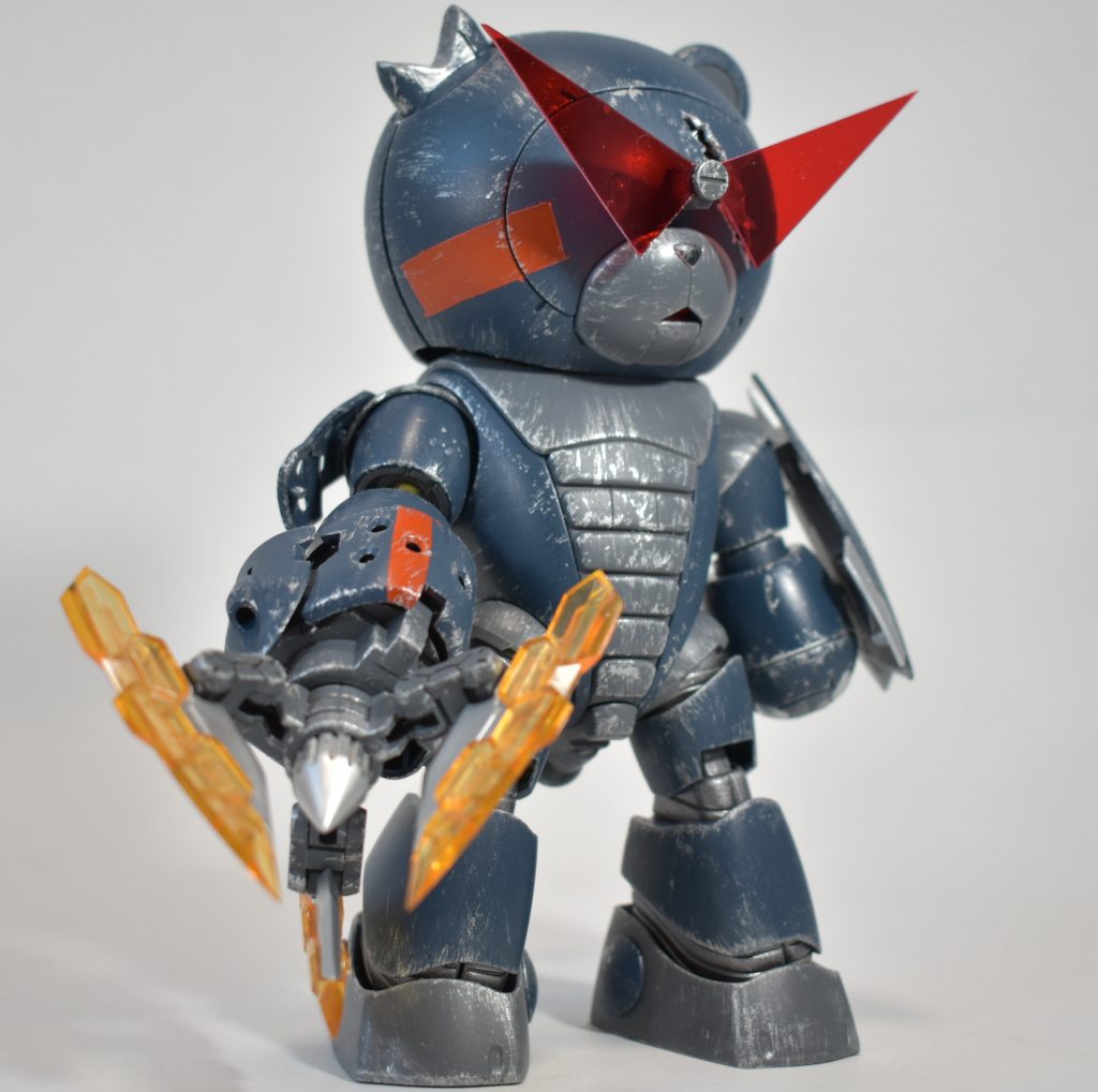 右腕はm.s.gから、サングラスは百均の下敷きを切り出して加工。