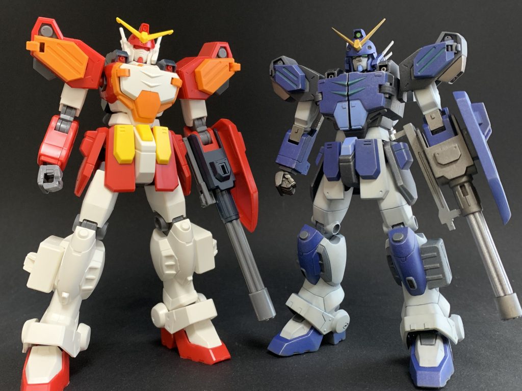 最後にもう一個比較。すぐ横に最近買った最新のHGがあったので。全然違う!けどみんな違って、みんな良い!