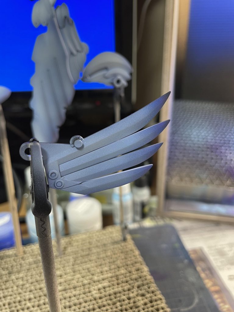 羽根の先端のグラデがかなりお気に入りです