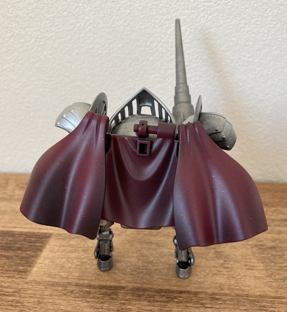 クロ立ち上げで若干のグラデーションがついたマント。