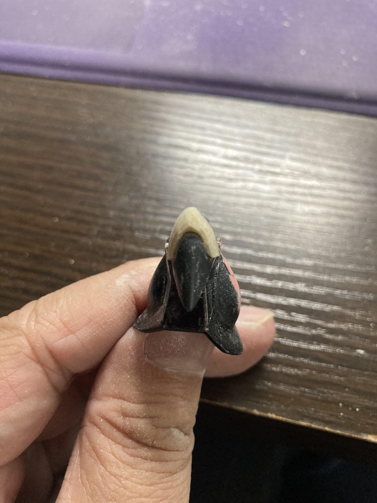 膝パーツはHGUCの膝パーツを切って成型しました。