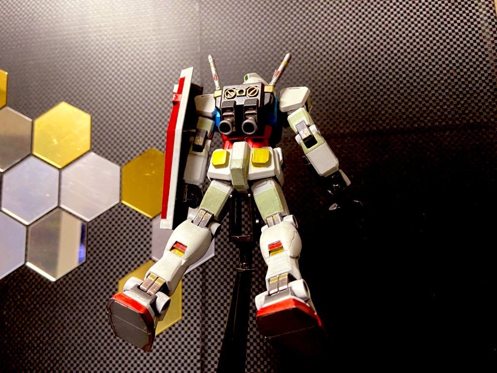 背中で語るよねー、初代ガンダム✨