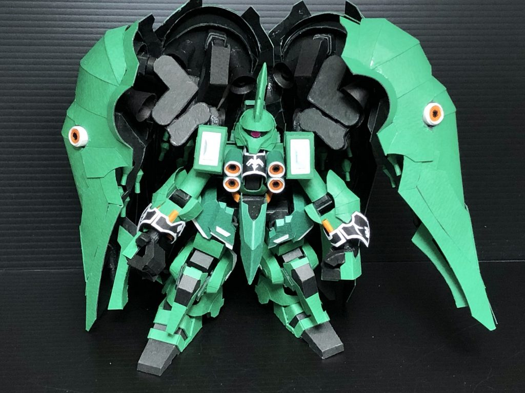 バインダー基部を縮めてコンパクトに。