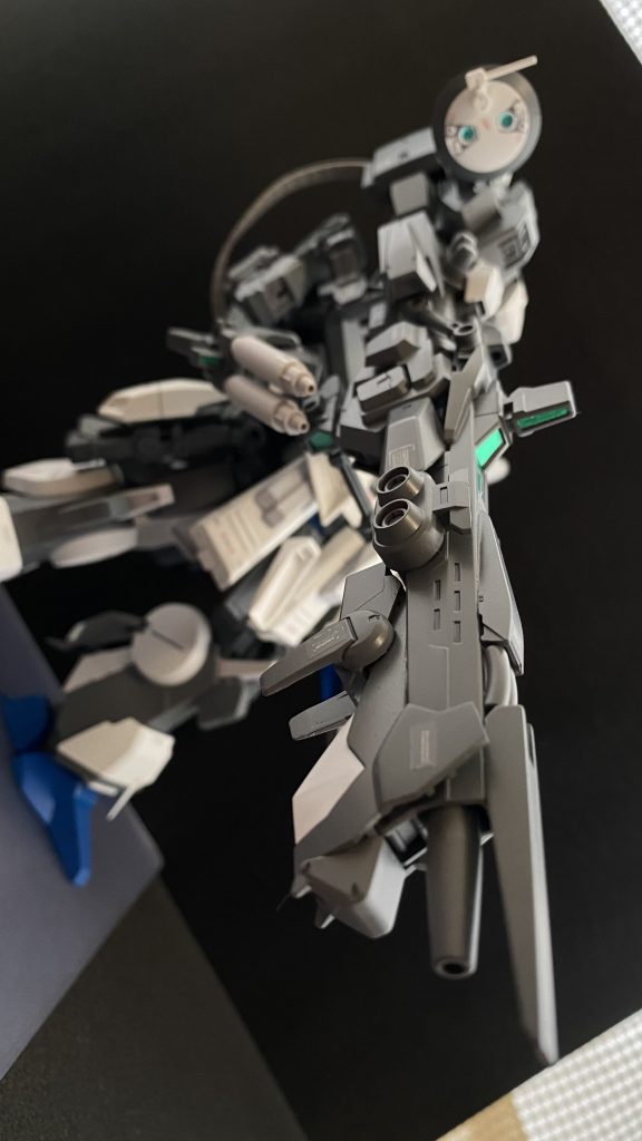 ハイパーギガランチャー本機における最大最強の武装。その威力は戦艦の主砲をはるかに超える、フルチャージ時にはコロニーレーザー並みの威力。と、ダイバーは豪語しているが…。