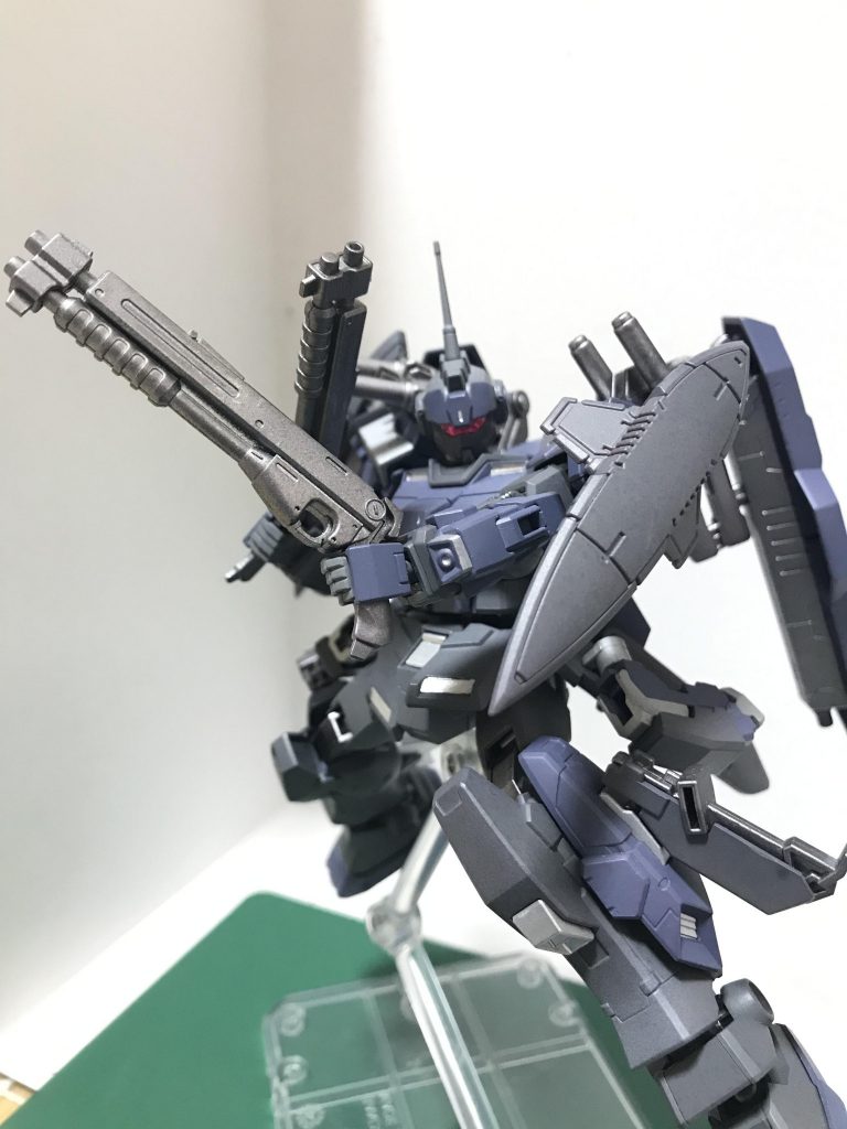 プロペラントタンクにマウントされたショットガンは中〜近距離にて敵機を破壊する