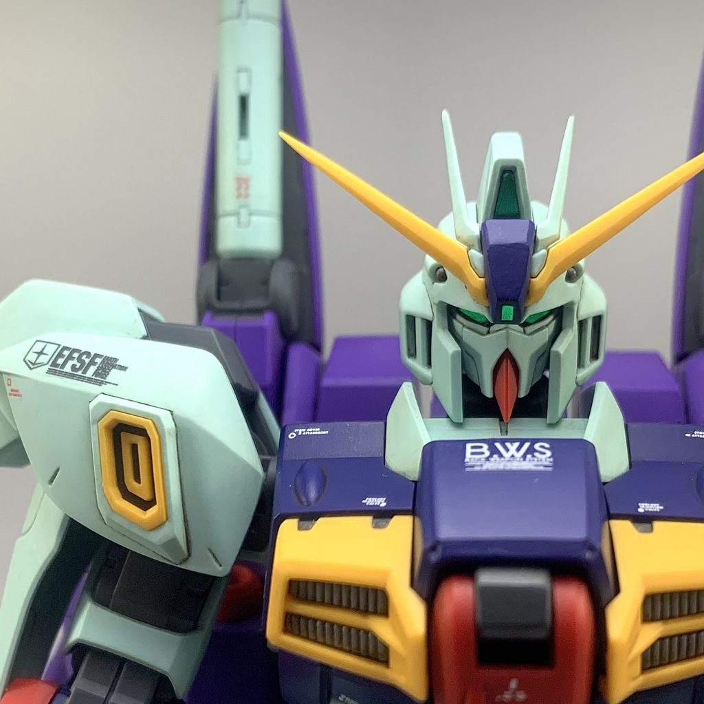 肩軸を上に移設。頬と顎を少し削り混んでイケメン度をアップ。