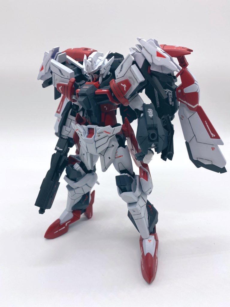 背後にマウントされてるグラッドユニットを使い高速戦闘をして行きます。 