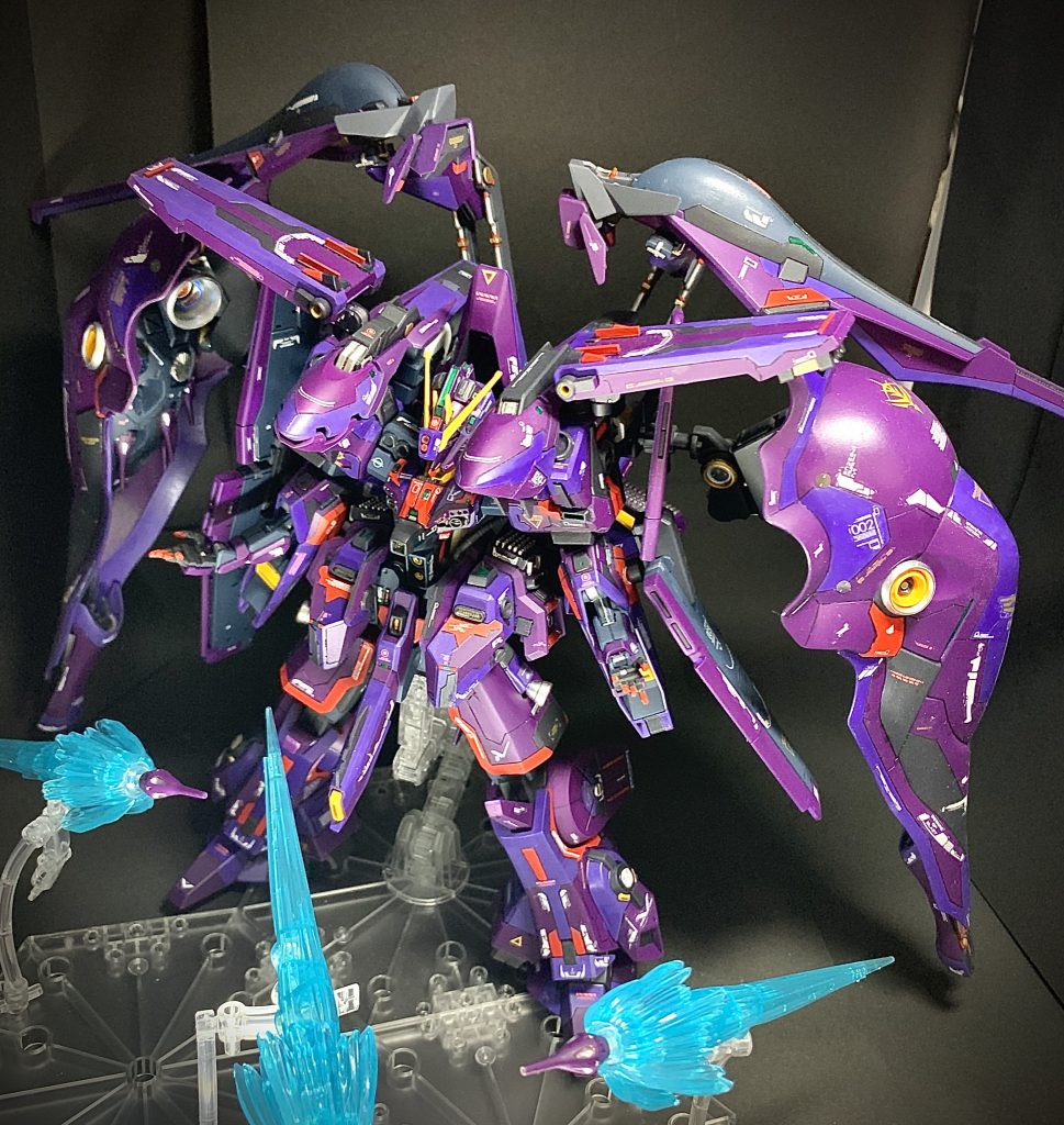 その後、第一次、第二次ネオジオン抗争時にも秘匿され続け、ラプラス事変手前袖付きが回収し、プロトタイプクシャトリヤとしてクシャトリヤ開発時に運用されました。