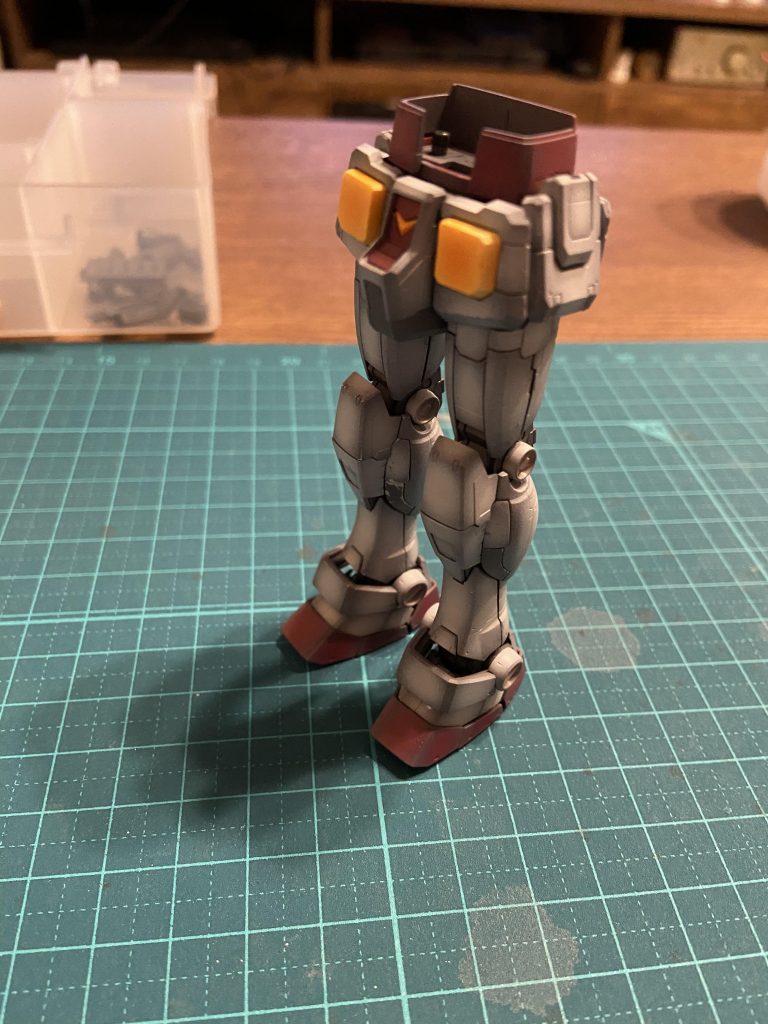 前回PG塗り直しした時も思ったんですが足の塗装って白が多いので気合はいります👊