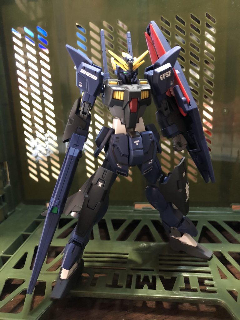 今回は我がロンドベル治安維持遊撃部隊の対抗勢力の一つ、ゼネラルレビル配備の試験機という妄想であります✨