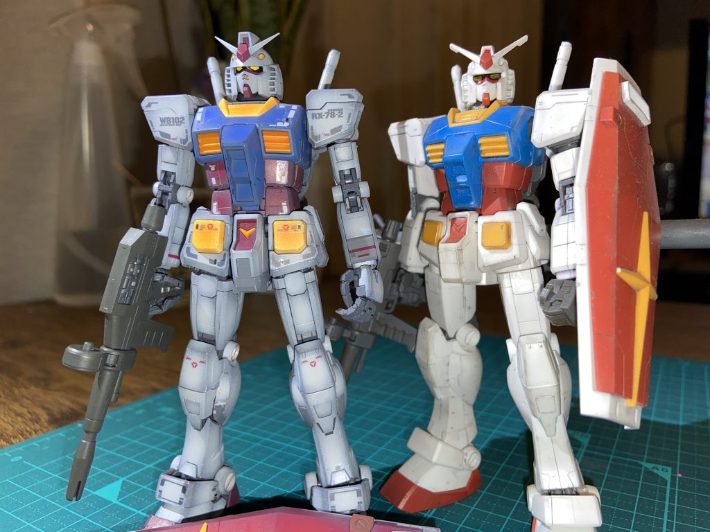 以前作ったG30と並べてみました。G30は素組、ウェザリングのみ。アイコンにしてる機体です。RGはしばらくお休みです！PGU どこにも売ってないですね…