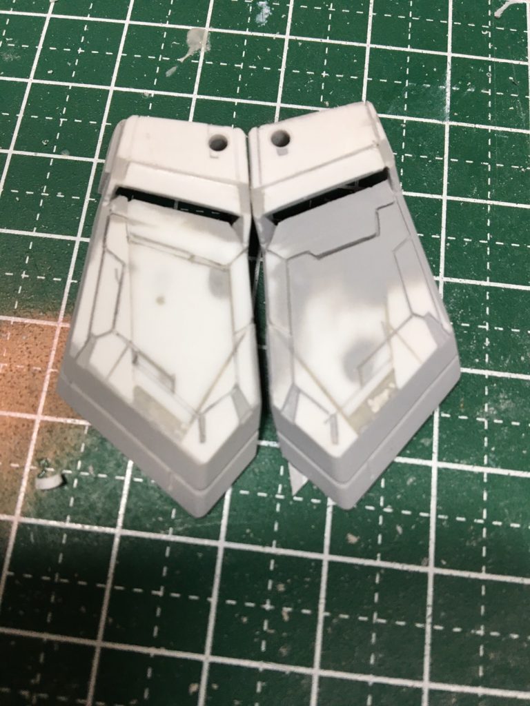 製作中の写真はあまり残っていませんでしたが彫っては埋めてを繰り返しとても悩んだデザインです。