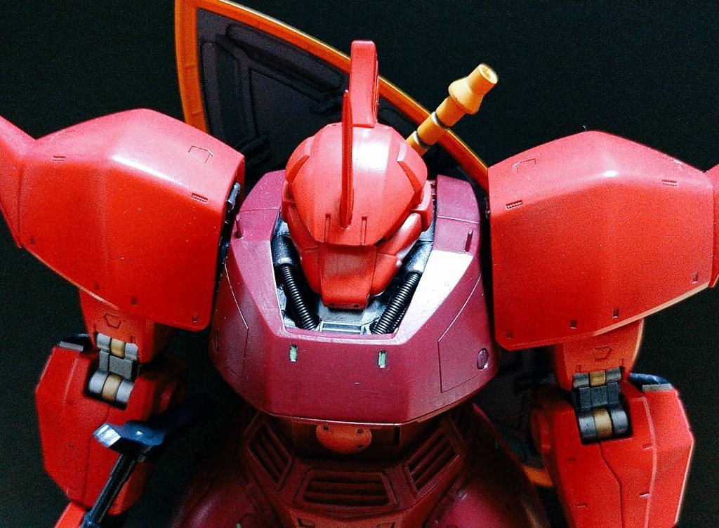 首のカバーを撤去して首を引っ込めました。スプリングパイプでディテールを追加。