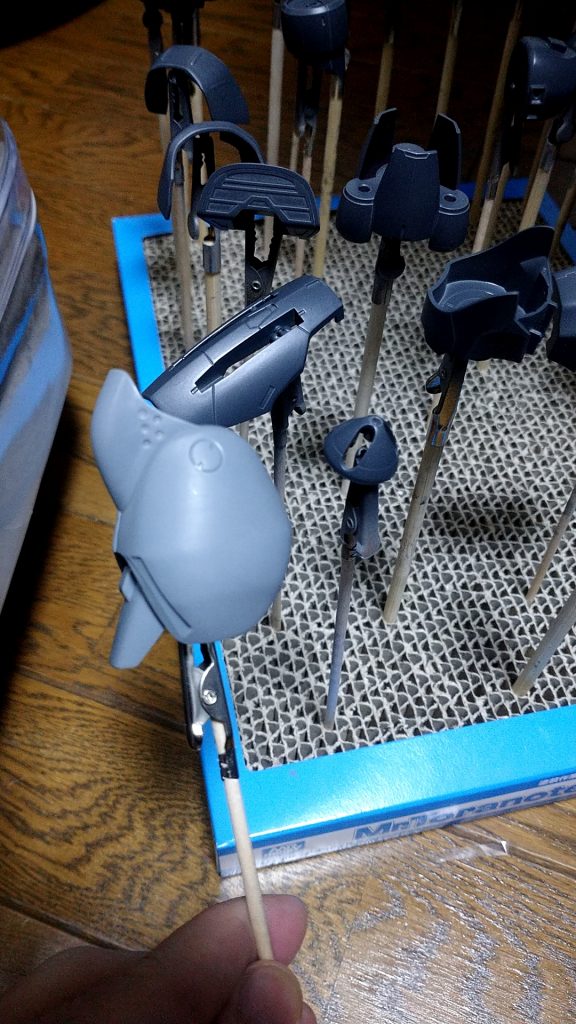塗装工程一番楽しいと言うか、これの為にガンプラ作ってます