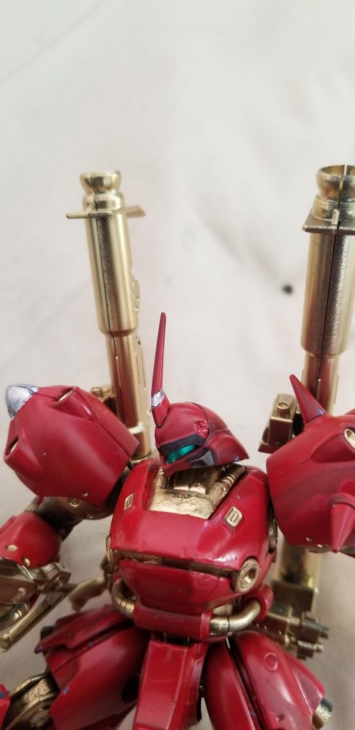 カメラ部はモノアイを廃止してバイザー風に塗装しました！意外と似合っていて個人的に満足のいくものになりました！