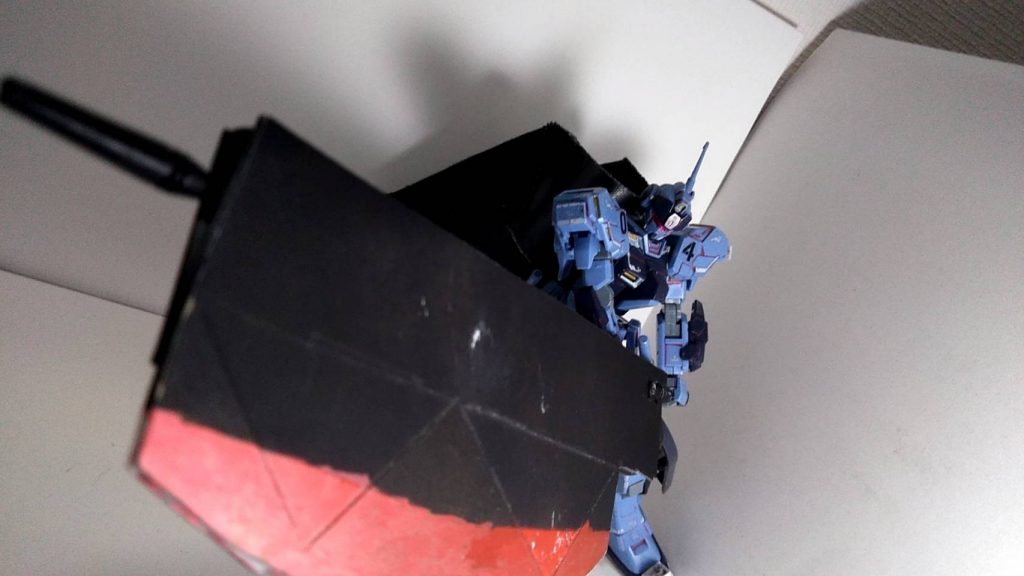 先端からビームが出る設定です