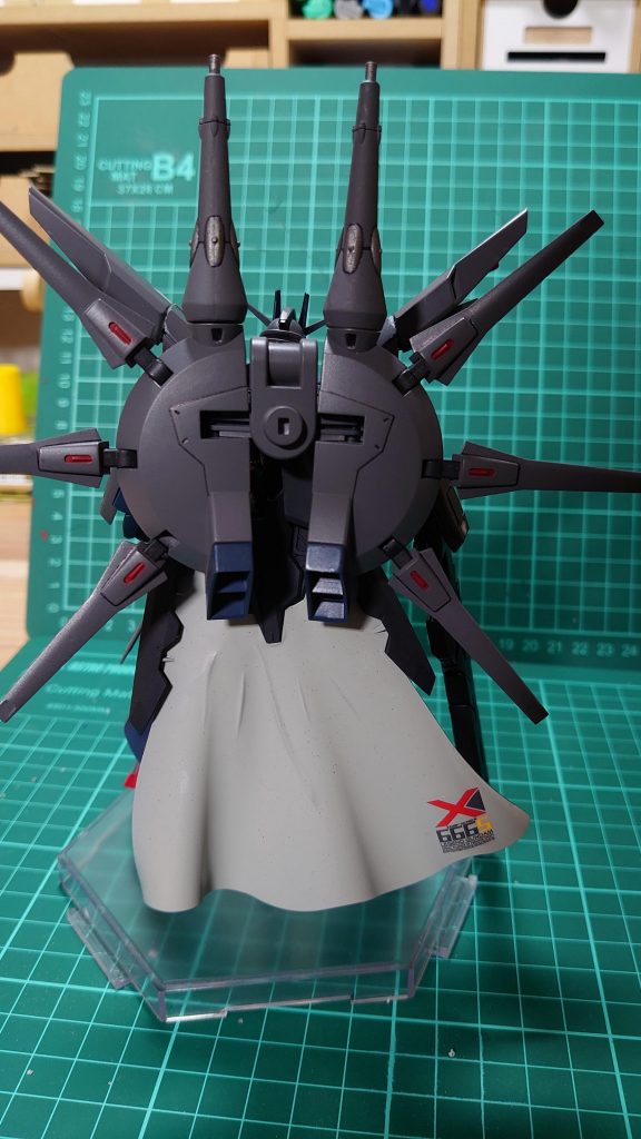 背面です。レジェンドのバックパックにマントを着けました‼️