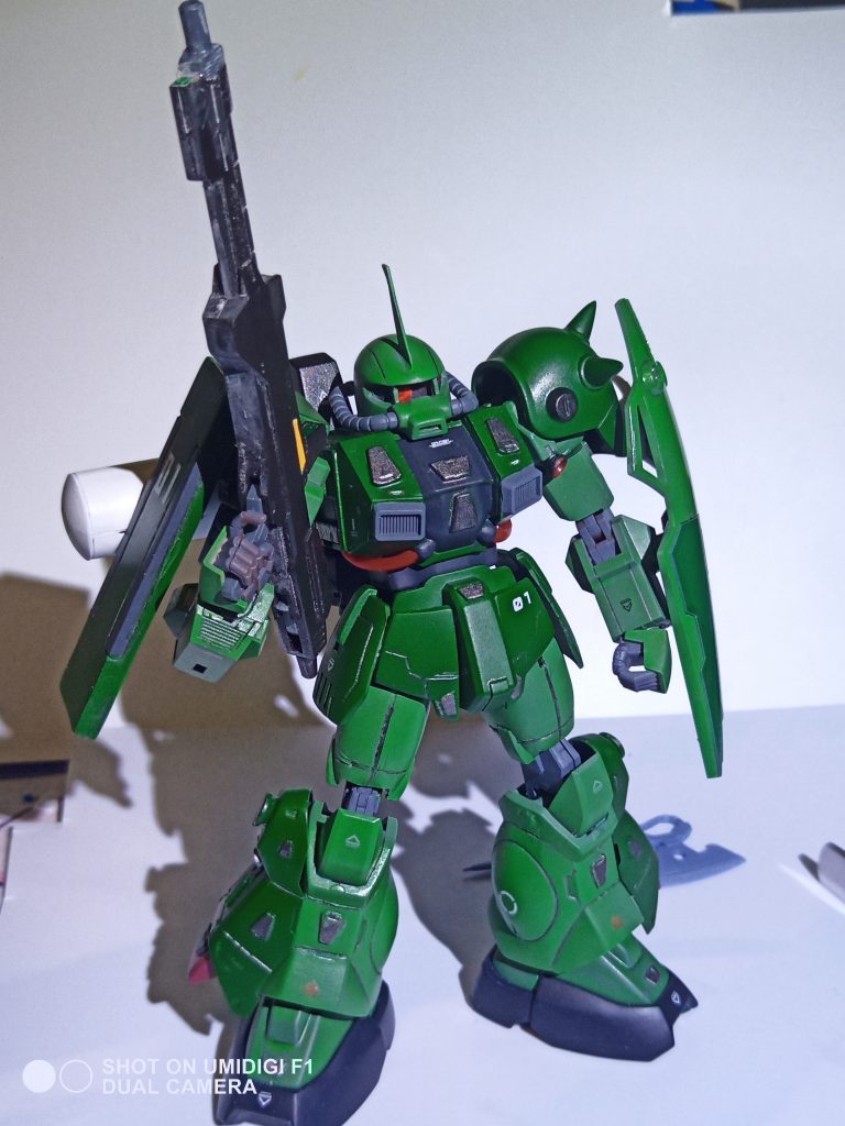 バトオペ勝利風Zガンダムのライフルの銃口か折れたので、なんかのジョイントパーツを銃口にしています。コレも未塗装で、時間のある時に塗ります。