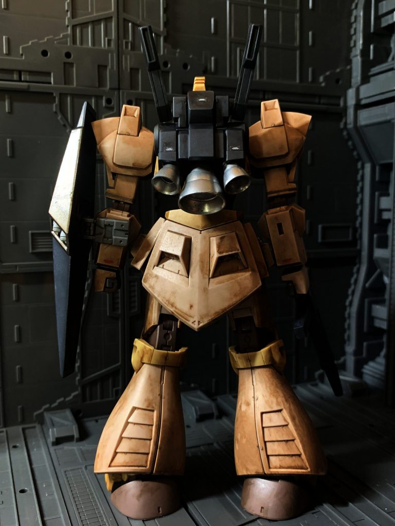 バックパックはジェガンと同型のものを装備。