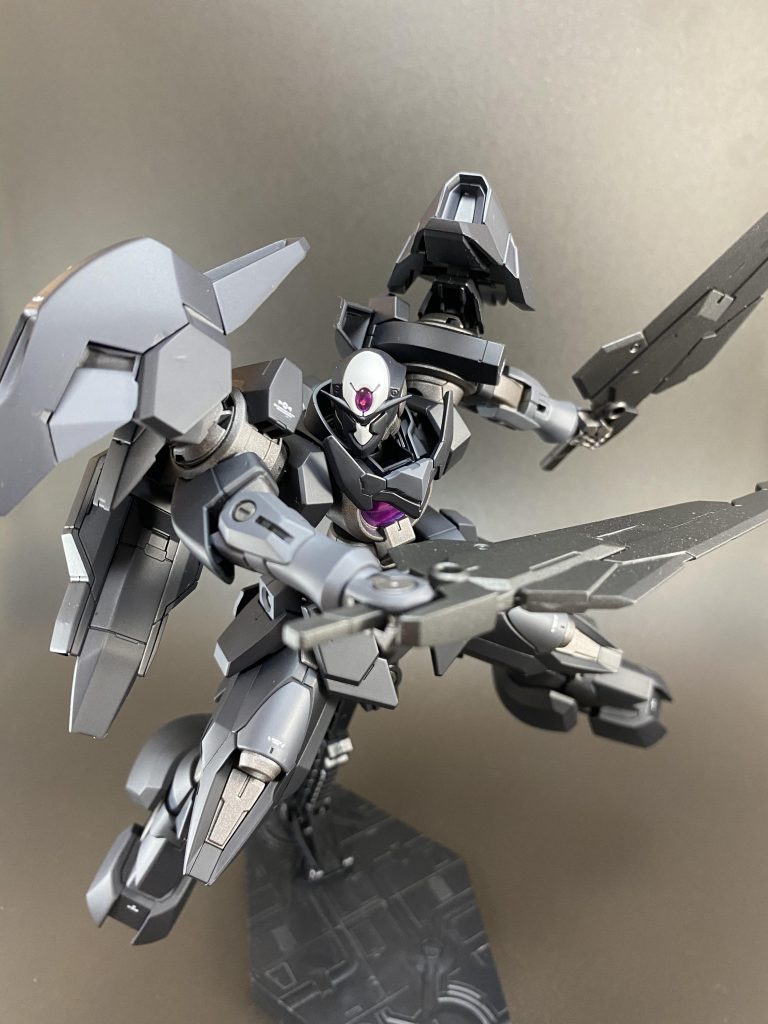 もちろんバスターソード二刀流もできます。バスターソード自体が軽く手の甲ポロリも全く気になりませんでした。