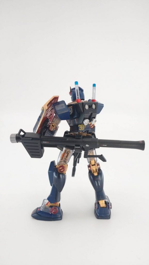 背面はシンプルに。ブラックライトを当てると蛍光デカールが発光する・・はずなんだけど、持ってないのでどんな色になるのかなぁ。今回のデカールは蛍光デカールを使っているので各所が光る!?はず?