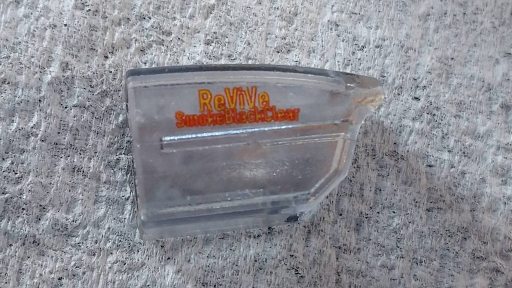 トップコート前に貼ってた自作デカール内部フレーム入れる前だと結構文字がはっきりして見えるけど文字の色が悪かったなぁ