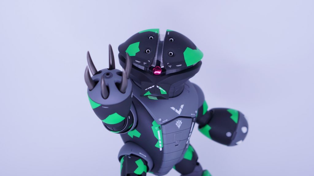 爪は今回もライトガンメタルを使用。これは必需品になってしまった…