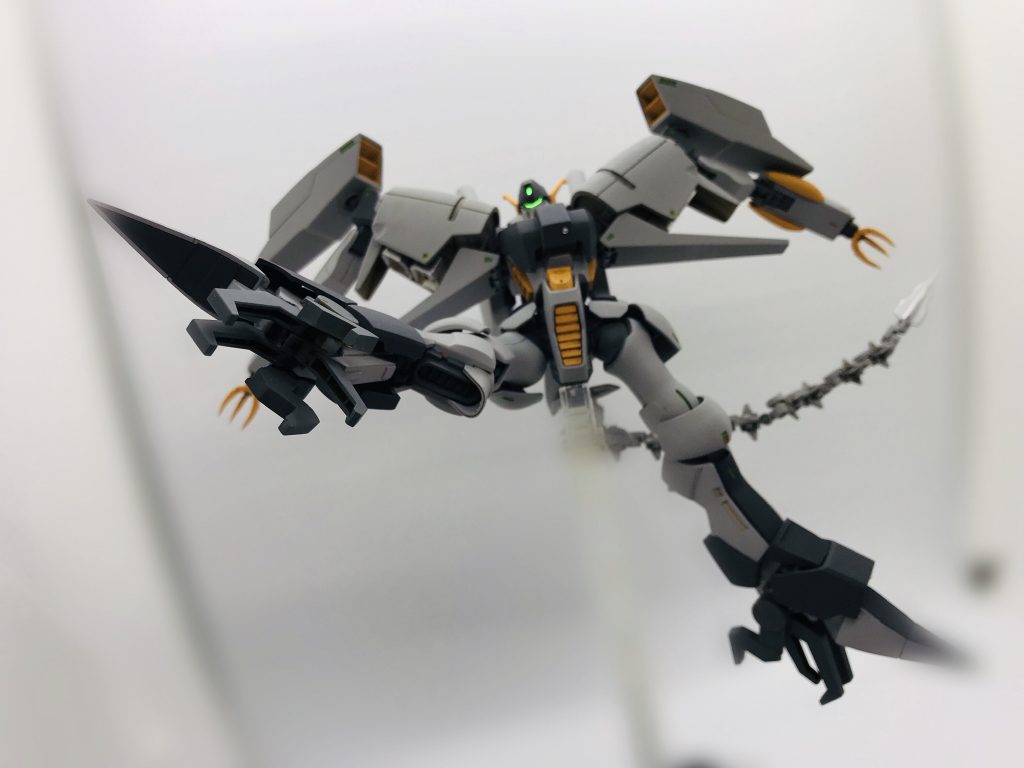 足にガブスレイの脚部アーム(説明変ですね💦)も内蔵してまして、攻撃等に有効だと思います。