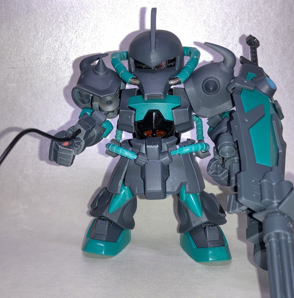 ザクベースからグフっぽい顔に上手く改修出来たかな？って自画自賛