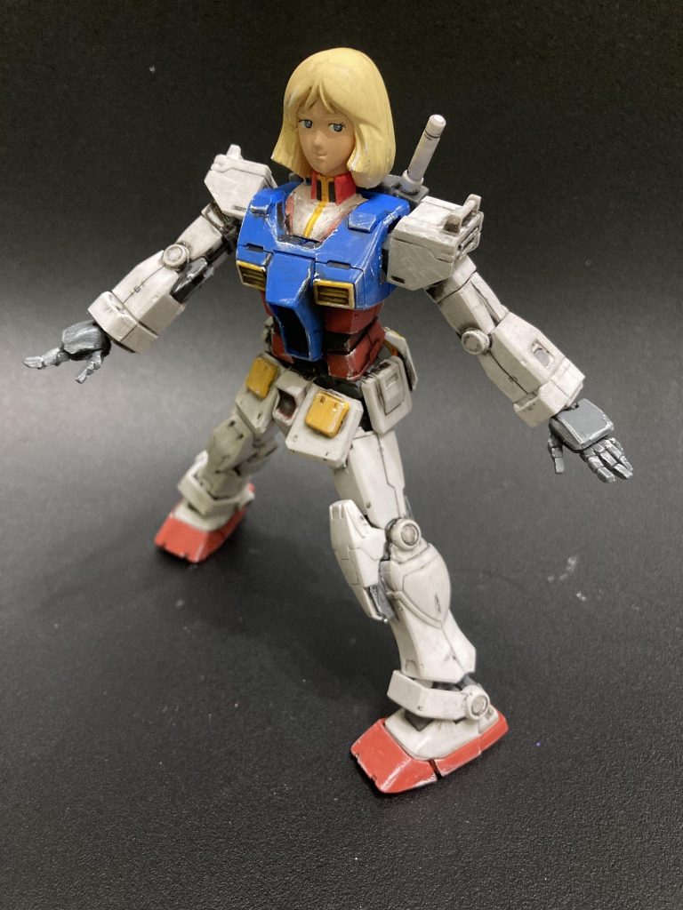 やめなさい、アムロ！やめなさい、兄さん！2人が戦うことなんてないのよ…！戦争だからって2人が戦うことは…！