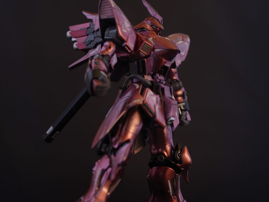 ミスサザビーの面影はないですね。怪しく光るモノアイが非情で良い。