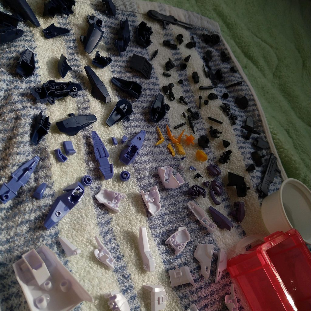 作業工程全パーツヤスリがけをして洗浄してあります