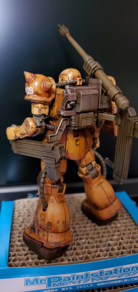 素立ち背面ザク・ハーフキャノン、渋くてかっこいいキットでした。