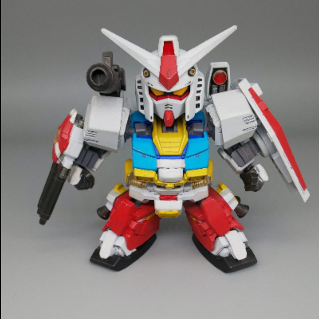 加工は初めてなので、ブログやこちらの作品紹介の文章から推測してやってみました😅肩と胸、腰のアーマーはネオジム磁石にて脱着可能。バックパックと脚は差し替え。膝関節はコトブキヤさんの関節パーツで対応。