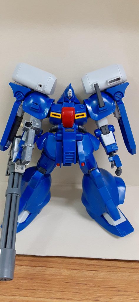 元キット状態。自分には若干スマートに感じましたので、腰下から下半身のボリュームアップをして、どっしり感がだせればよいかなと。