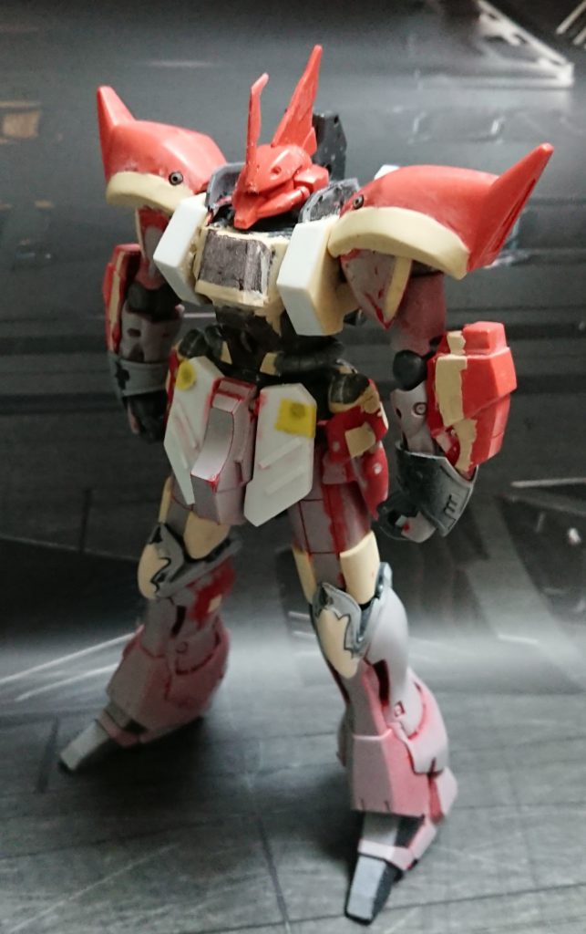 スタイルが良すぎて太ももが長いので、ごまかすアイデアに苦労しました。