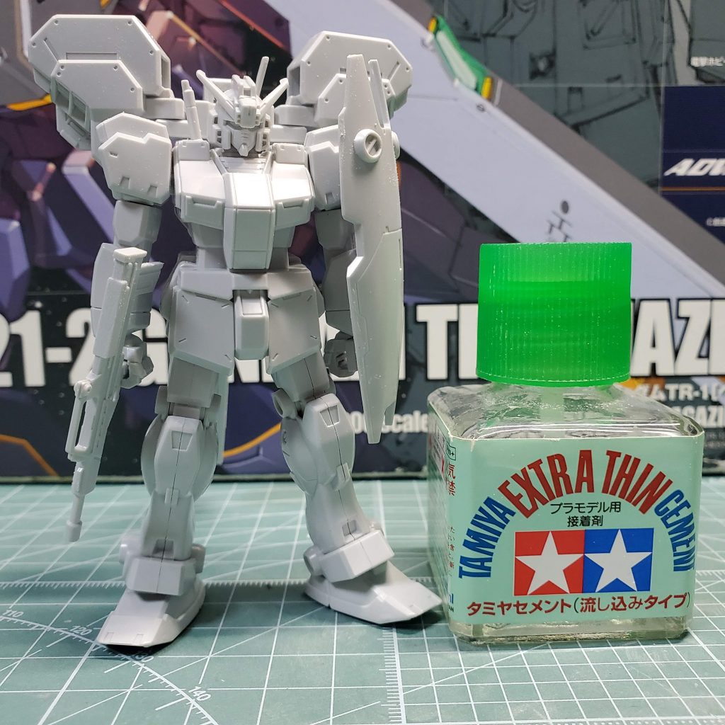 パチ組みです。白一色なので、塗装無しではあまり見栄えはよくありません。