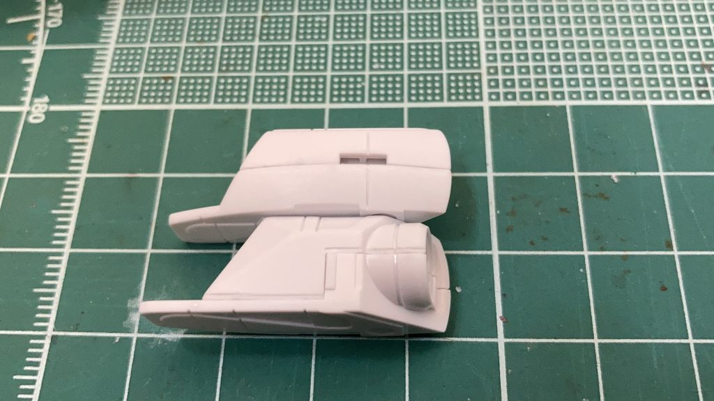 こちらも合わせ目がバチっと出ちゃうのですが、段落ちモールド化しました。∀ガンダムは、もともとモールドが多めなので、どう活かすかを心掛けました('◇')ゞ