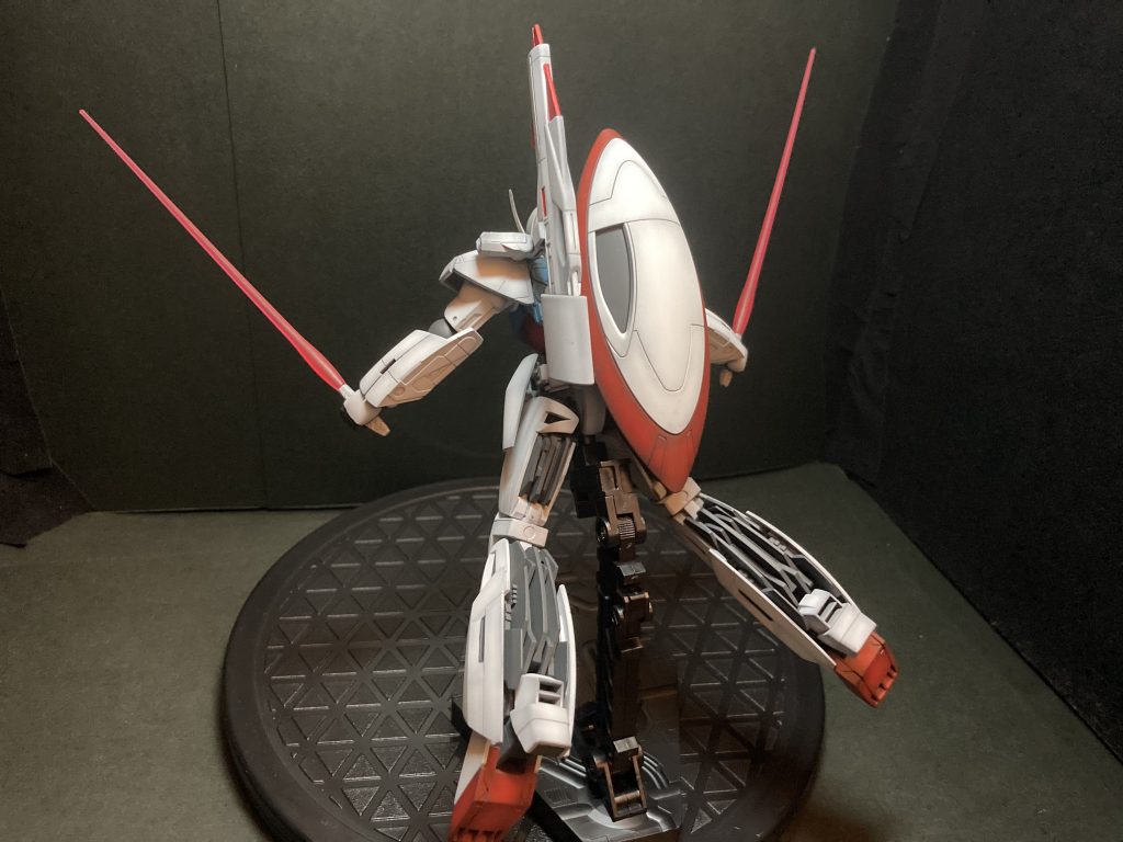 見られたくない背面もかっこよく決まりました!脚の作りが秀逸で、ほんとバンダイさんありがとうって感じです(/・ω・)/