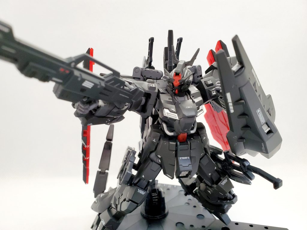 ライフルは既存のモノを使用しシールドはヘイズルのモノを利用しています。