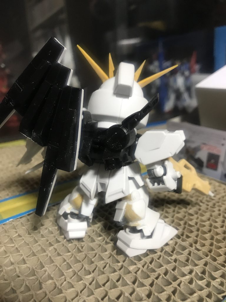 “ダム”部分のスラスターはプラ板で制作しました。