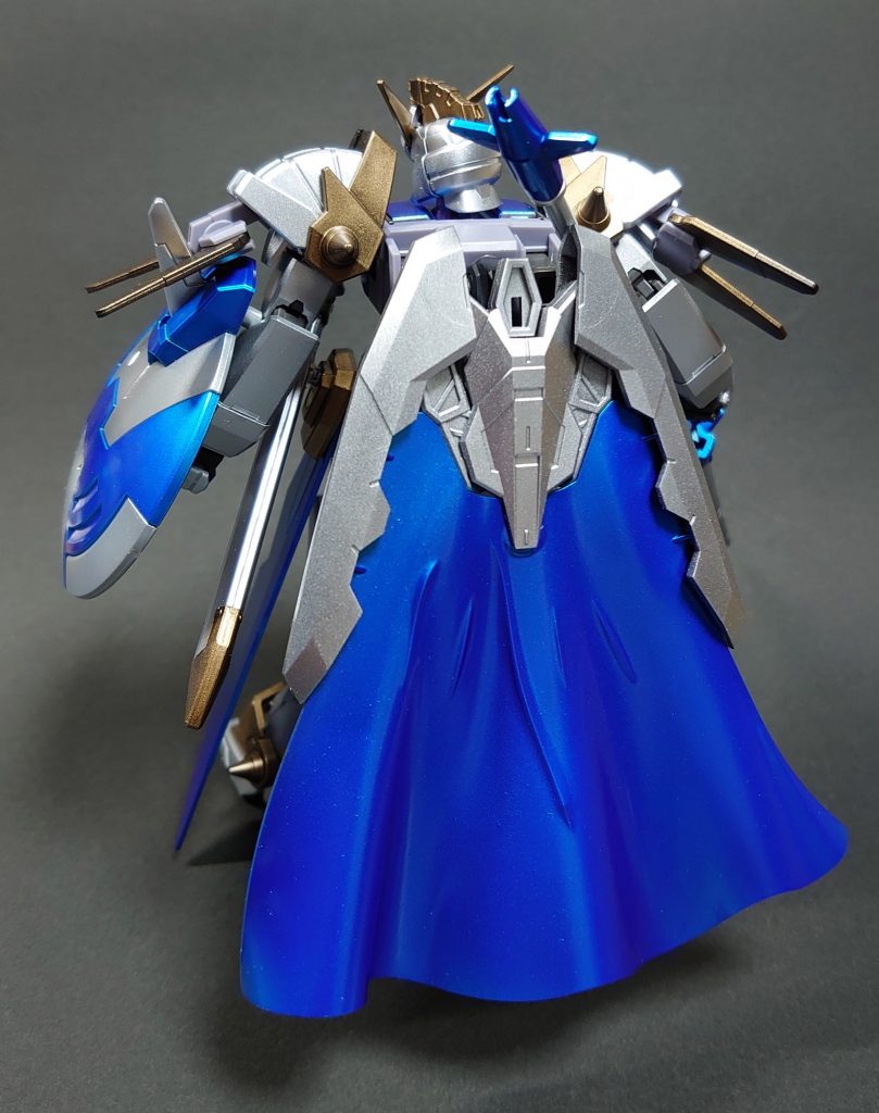 このトライスラッシュブレイドのマント、カッコイイですよね。コレを使いたかったってのが今回のメインな気がしたり(笑)