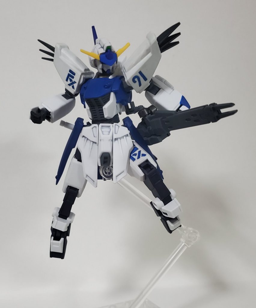 レールキャノン展開上から肩越しに射つことも出来ます。