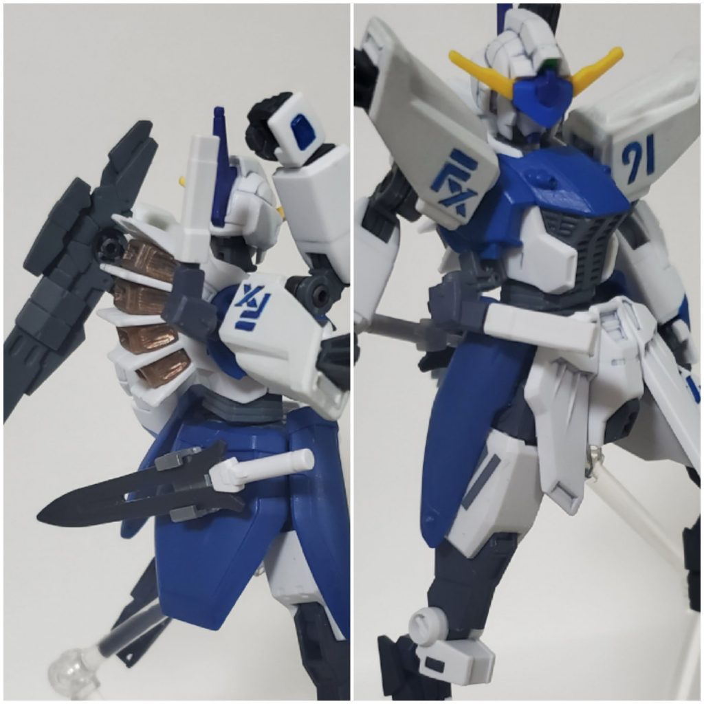 サーベルラックは可動式で、上からでも下からでも抜刀出来ます。