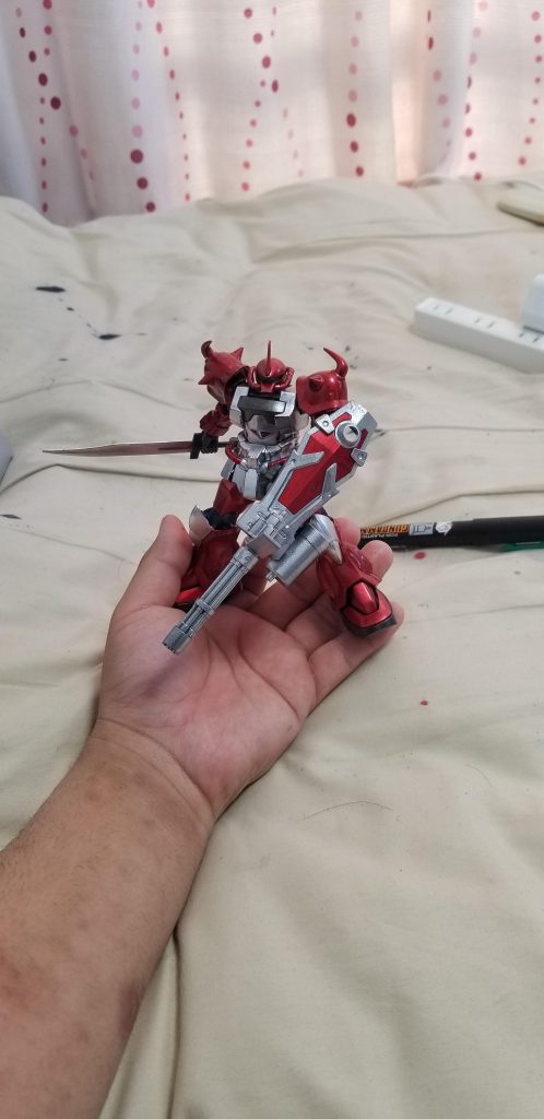 こちらも分かりにくいかもしれませんがバイザー風塗装にしてあります、元の機体設定色からはかけ離れているので気に入らない方もいるかもしれませんがご了承ください！