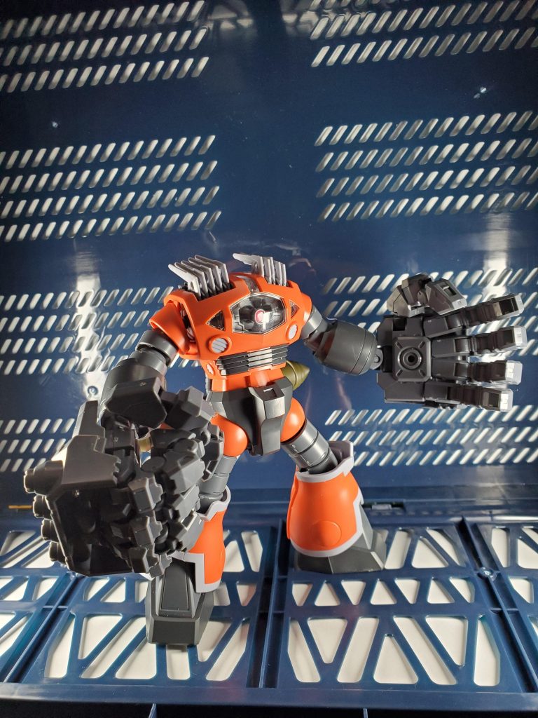 コトブキヤ・オーバードマニピュレーターを二つ付けるだけというめっちゃ単純な、改造と言うのもちょっと烏滸がましい物と侮るなかれ。違和感までも正月休みしたようです。